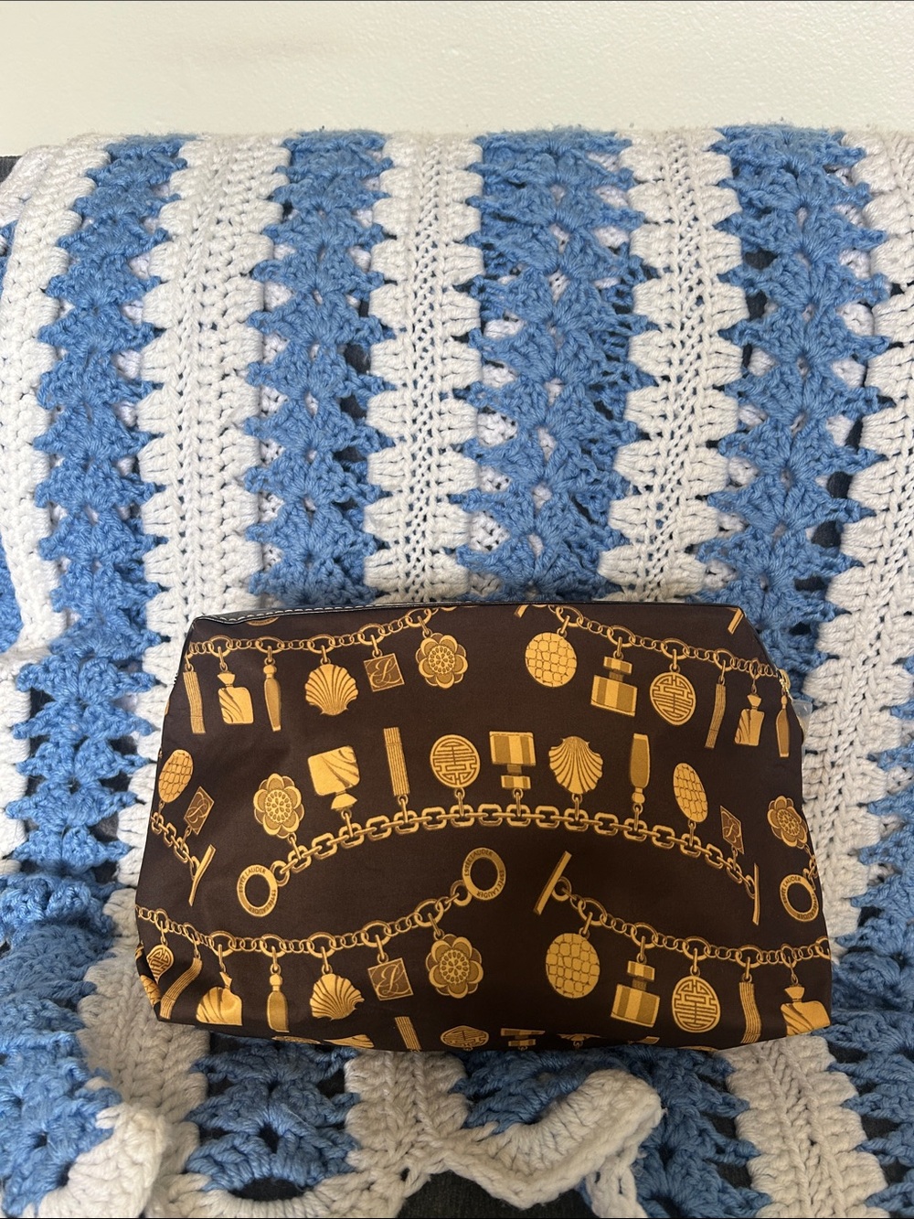 🆕 Estée Lauder Large Brown & Gold Charm Bracelet Cosmetics Pouch